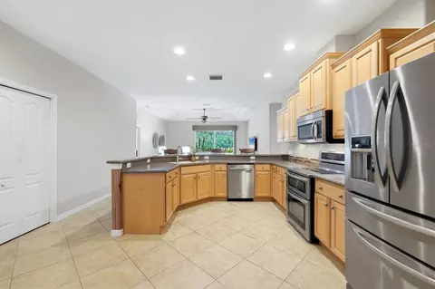 Kitchen - 11347 Dancing River Dr, Venice, FL 34292 photo 3 of 5
