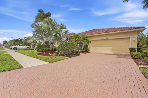 Exterior - 11347 Dancing River Dr, Venice, FL 34292 photo 7 of 28