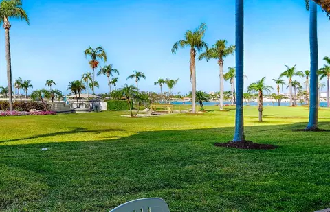 6021 Bahia Del Mar Cir #137, Saint Petersburg, FL 33715