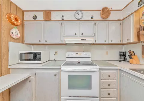 216 Outer Dr E, Venice, FL 34285 photo 17