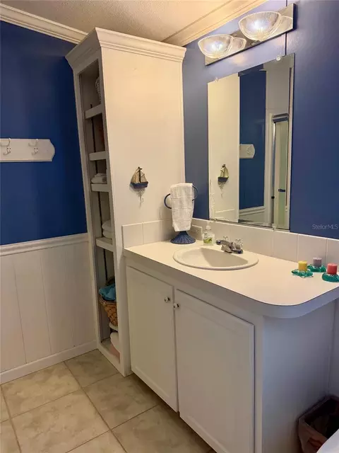 Bath - 730 Gloriosa Rd, Venice, FL 34293 photo 1 of 3