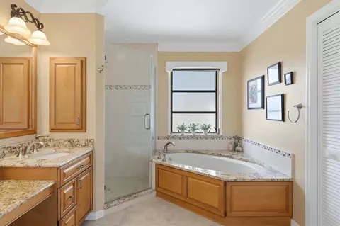 Bath - 10 Amberjack Pl, Placida, FL 33946 photo 4 of 5