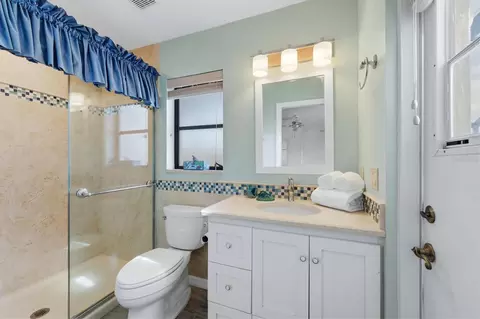 Bath - 10 Amberjack Pl, Placida, FL 33946 photo 1 of 5