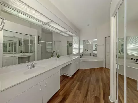 Bath - 554 Fallbrook Dr, Venice, FL 34292 photo 1 of 2