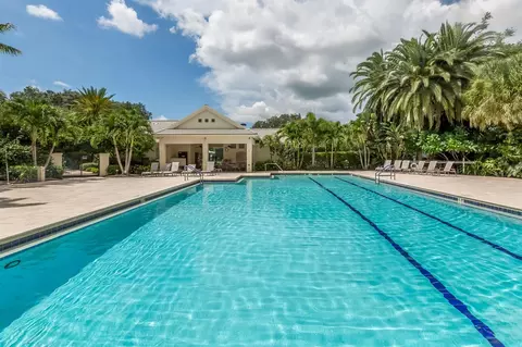Exterior - 554 Fallbrook Dr, Venice, FL 34292 photo 16 of 18
