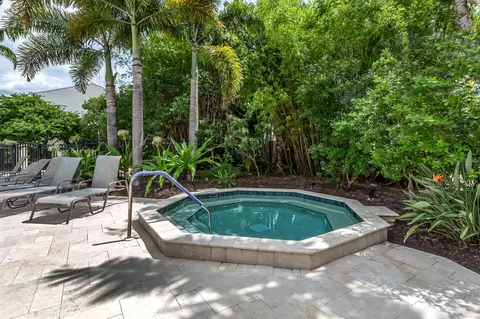 Exterior - 554 Fallbrook Dr, Venice, FL 34292 photo 17 of 18