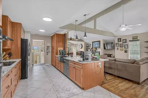Kitchen - 16535 Cr 675 Rd, Parrish, FL 34219 photo 2 of 5
