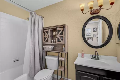 Bath - 16535 Cr 675 Rd, Parrish, FL 34219 photo 1 of 3