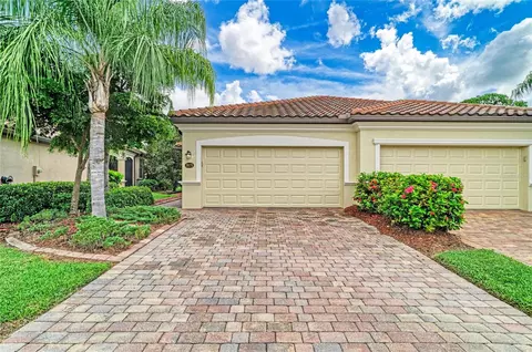 Exterior - 20178 Benissimo Dr, Venice, FL 34293 photo 7 of 12