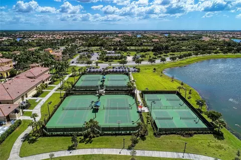 View/Area - 20178 Benissimo Dr, Venice, FL 34293 photo 6 of 14
