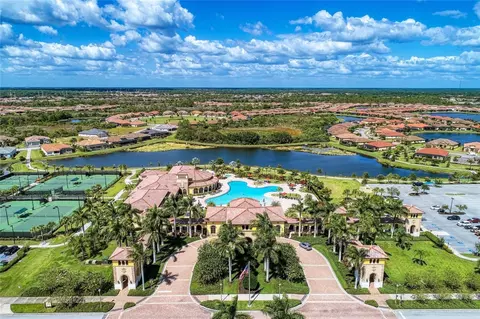 View/Area - 20178 Benissimo Dr, Venice, FL 34293 photo 3 of 14