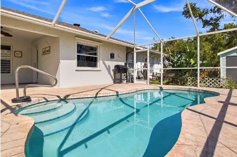 Exterior - 5295 Drew Rd, Venice, FL 34293 photo 2 of 10
