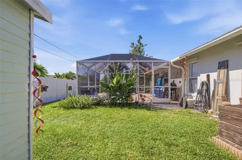 Exterior - 5295 Drew Rd, Venice, FL 34293 photo 8 of 10
