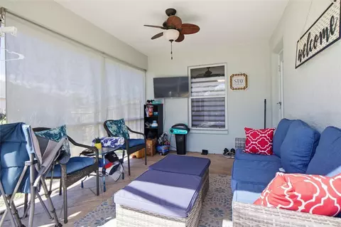 Exterior - 5295 Drew Rd, Venice, FL 34293 photo 3 of 10