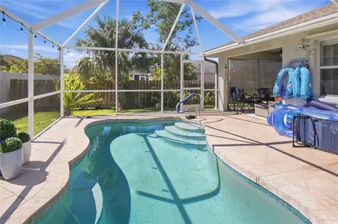 Exterior - 5295 Drew Rd, Venice, FL 34293 photo 4 of 10