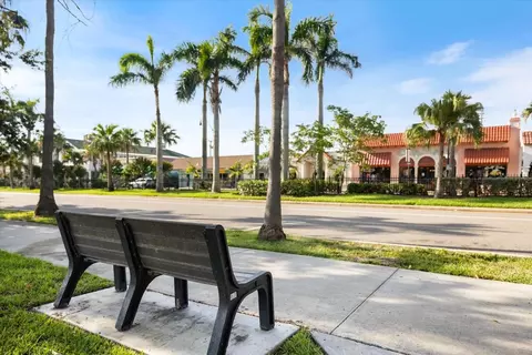 Exterior - 842 Guild Dr, Venice, FL 34285 photo 12 of 12