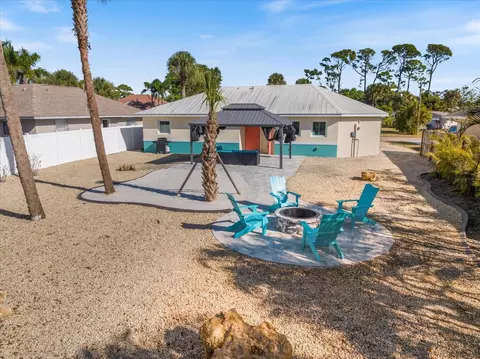 Exterior - 842 Guild Dr, Venice, FL 34285 photo 7 of 12