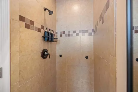Bath - 842 Guild Dr, Venice, FL 34285 photo 3 of 5