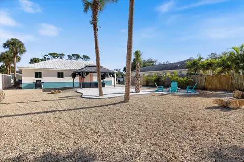 Exterior - 842 Guild Dr, Venice, FL 34285 photo 8 of 12
