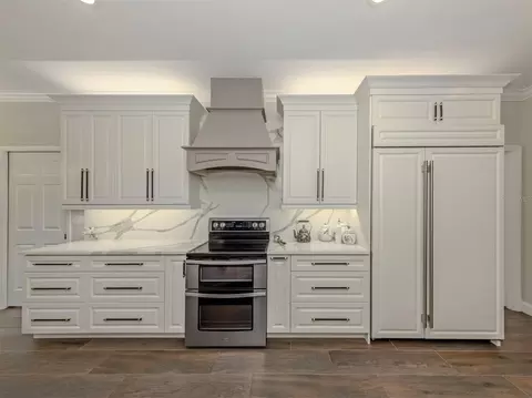 Kitchen - 143 Wayforest Dr, Venice, FL 34292 photo 4 of 5