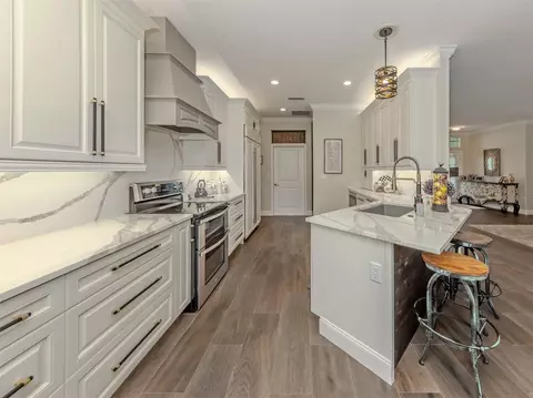 Kitchen - 143 Wayforest Dr, Venice, FL 34292 photo 2 of 5