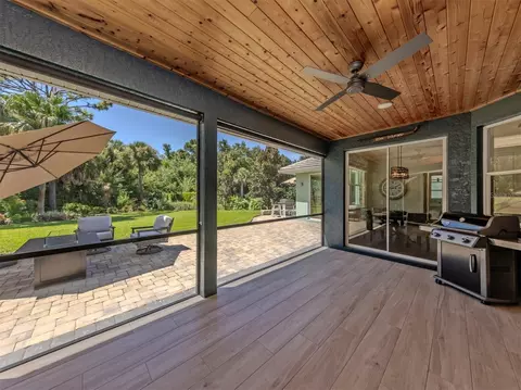 Exterior - 143 Wayforest Dr, Venice, FL 34292 photo 4 of 14