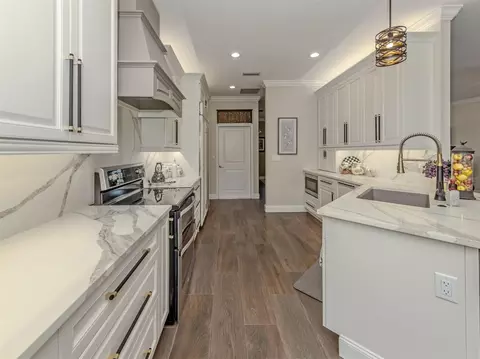 Kitchen - 143 Wayforest Dr, Venice, FL 34292 photo 3 of 5