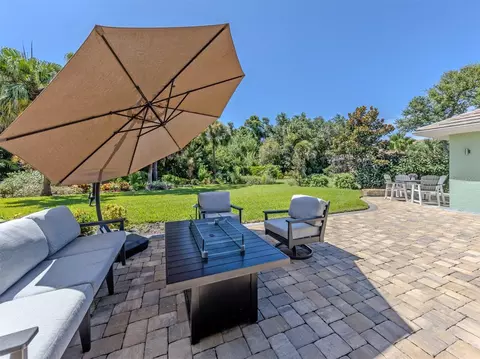 Exterior - 143 Wayforest Dr, Venice, FL 34292 photo 11 of 14