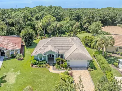 View/Area - 143 Wayforest Dr, Venice, FL 34292 photo 2 of 13