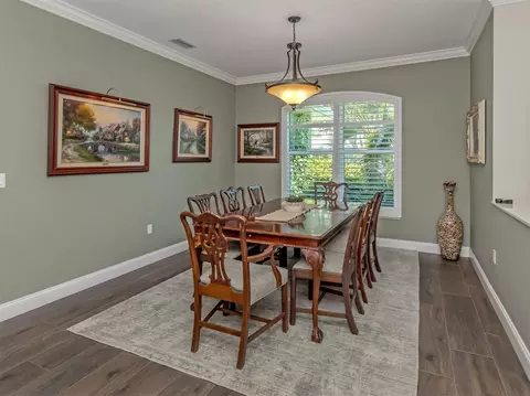 Dining - 143 Wayforest Dr, Venice, FL 34292 photo 1 of 5