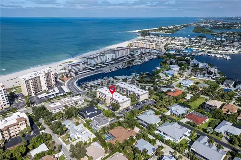 995 Laguna Dr #305, Venice, FL 34285