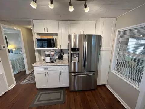 Kitchen - 623 Cervina Dr, Venice, FL 34285 photo 3 of 6
