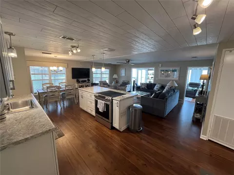Kitchen - 623 Cervina Dr, Venice, FL 34285 photo 2 of 6