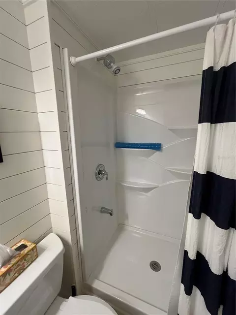 Bath - 623 Cervina Dr, Venice, FL 34285 photo 2 of 5
