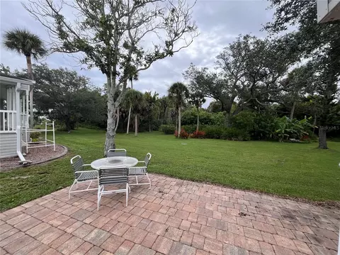 Exterior - 623 Cervina Dr, Venice, FL 34285 photo 5 of 16