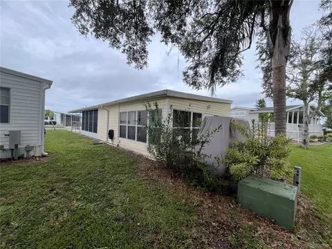 Exterior - 623 Cervina Dr, Venice, FL 34285 photo 9 of 16