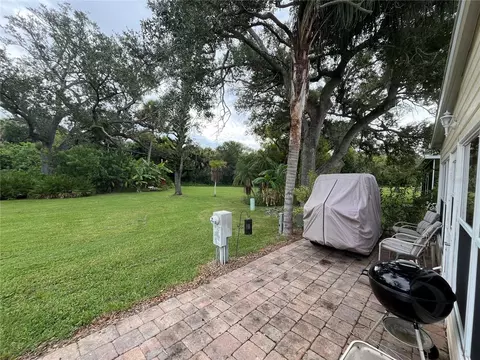 Exterior - 623 Cervina Dr, Venice, FL 34285 photo 6 of 16