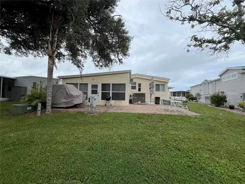 Exterior - 623 Cervina Dr, Venice, FL 34285 photo 8 of 16