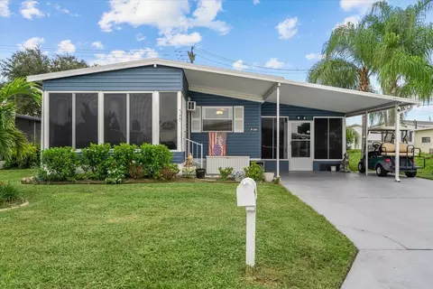 560 Fairmount Dr, North Port, FL 34287