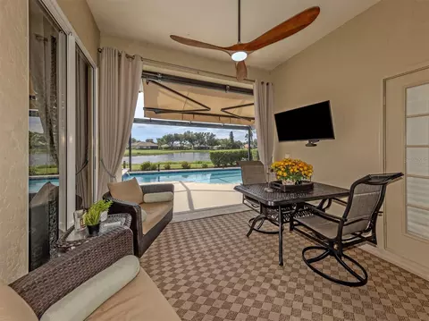 Exterior - 565 Fallbrook Dr, Venice, FL 34292 photo 2 of 5