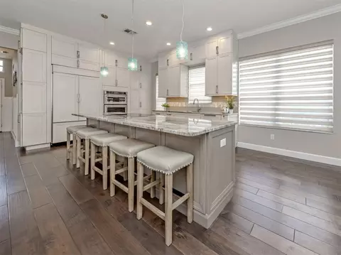 Kitchen - 565 Fallbrook Dr, Venice, FL 34292 photo 5 of 6