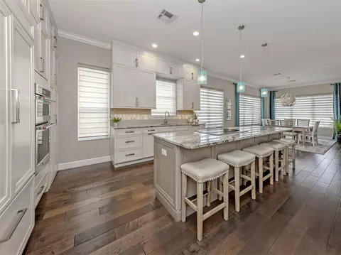 Kitchen - 565 Fallbrook Dr, Venice, FL 34292 photo 6 of 6