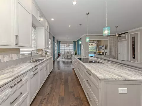 Kitchen - 565 Fallbrook Dr, Venice, FL 34292 photo 4 of 6