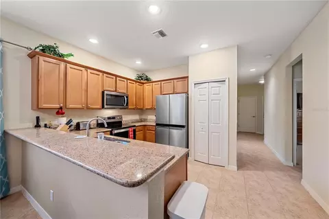 Kitchen - 11998 Tempest Harbor Loop, Venice, FL 34292 photo 3 of 4