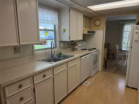 651 Iris Dr, Venice, FL 34293 photo 6