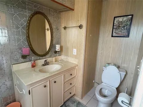 651 Iris Dr, Venice, FL 34293 photo 16
