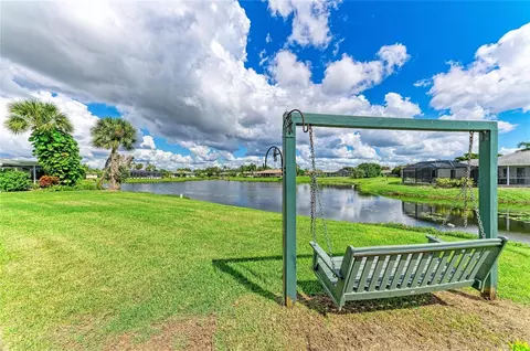 Exterior - 1602 Vikki Ct, Venice, FL 34293 photo 7 of 10