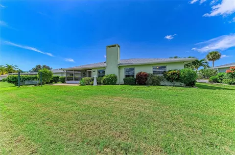 Exterior - 1602 Vikki Ct, Venice, FL 34293 photo 9 of 10