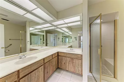 Bath - 1602 Vikki Ct, Venice, FL 34293 photo 1 of 2