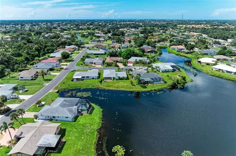 View/Area - 1602 Vikki Ct, Venice, FL 34293 photo 4 of 5